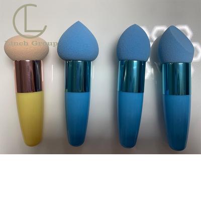 China Soft Touch Makeup Sponge Brush Eyeshadow Applicator Eye Blender Brush with Handle for sale