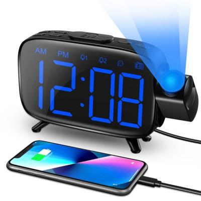 China New Radio Mold Usb Digital Alarm Clock Rechargeable Fm Radio With Phone Charging And Projecting for sale