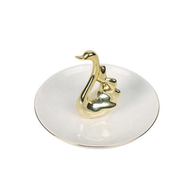 China Home Popular Gold Dish Swan Design Decorative Ring Trinket Necklace Ceramic Jewelry Tray Display for sale