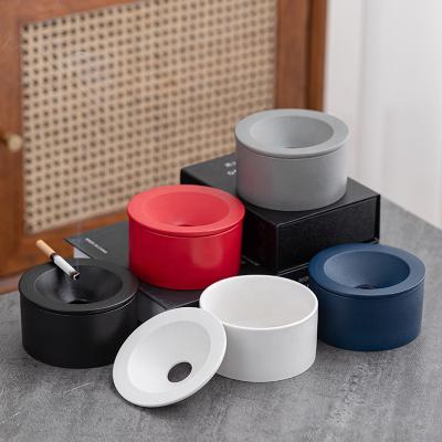 China Home Outdoor Ashtrays With Covered Lid Ash Tray Sets For Cigarettes Outside Windproof For Bar for sale