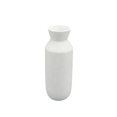 China Minimalist Good Quality White Ceramic Vase Decoration Porcelain Vase Matte Design For Home Living Modern Home Room for sale