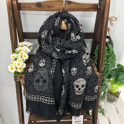 China 2018 Fashion Polygon Skull Scarf Lady Stylish Print Scarf Wholesale for sale