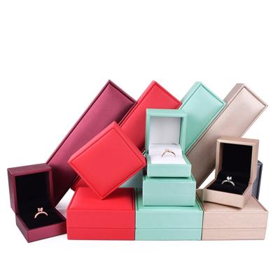 China Luxury PU Leather Wholesale Custom Logo PU Velvet Ring Necklace Bracelet Earring Jewelry Packaging Box for sale