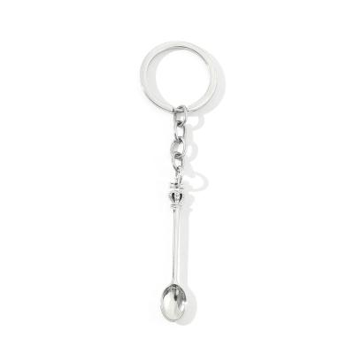 China Wholesale Fashionable Simple Silver Color Keychain Key Chain Pendant Spoon Shaped Key Chain For Unisex for sale