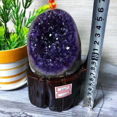 China Wholesale Natural Crystal Geode Group Amethyst Crystal Europe Purple Quartz Amethyst Geode. for sale