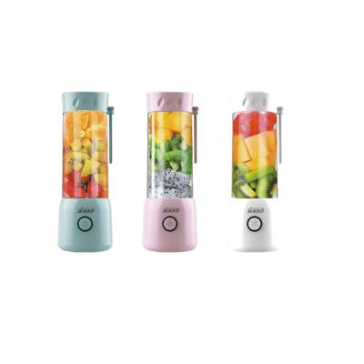 China Low Noise Sippy Personal Blender Sippy Blender Mini Personal Portable Electric Mini Fruit Size Safety Smoothie Juicer Squeezer Cup Plastic for sale