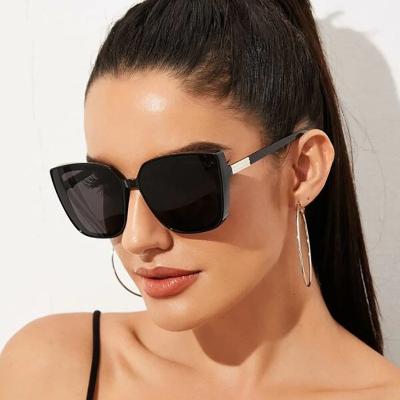 China Fashion Sunglasses Brand Designer Cat Eye Sunglasses Woman Vintage Black Mirror Sun Glasses For Fashion Big Frame Cool Sexy Female for sale