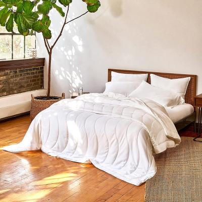 China 100% Comforter,Summer Wave Design Light Soft Home Cooling White Eucalyptus Lyocell Comforter Comforter for sale