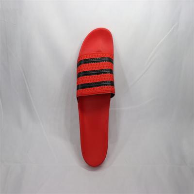 China Lightweight Red Comfortable House Slippers Rubber Adult Home Bedroom Slides Slippers For Man Slippers Men Outdoor Slides for sale