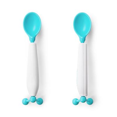 China Baby BPA Free Infant Kids BPA Free Gravity Balance Anti-puddle Automatic Rotating Temperature Smelling Spoon Tableware for sale