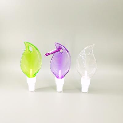 중국 BEAUTY PACKAGING PETG Bottle Plastic Head Hand Sanitizer Bottle 50ml Leaf Shape Chain Bottle With Hook 판매용