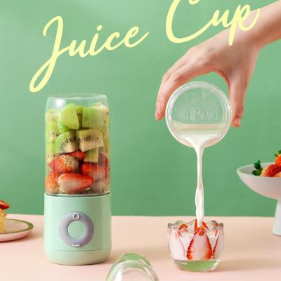 China Portable/Easy Release Ranyang 500ML Battery Mini Juicer Portable Blender Electric Cup Fruit Juicer for sale