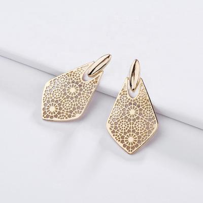 China TRENDY Zinc Alloy Metal Filigree Arrowhead Drop Earrings For Women Cutout Follow Fashion Jewelry for sale