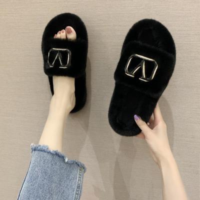 China New Lightweight Fur Flip Flop Slippers Cotton Slipper Chunky Chain Decorative Casual Fur Metal Style for sale