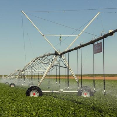 China Hot Dip Galvanized 2020 Special Offer Central Pivot Irrigation System For Large Land Use for sale