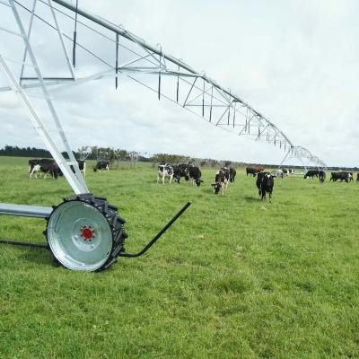 China Maximize Irrigation Field Hose Automatic Large Feed Motion Center Pivot Lateral Irrigation System Used For Grassland for sale