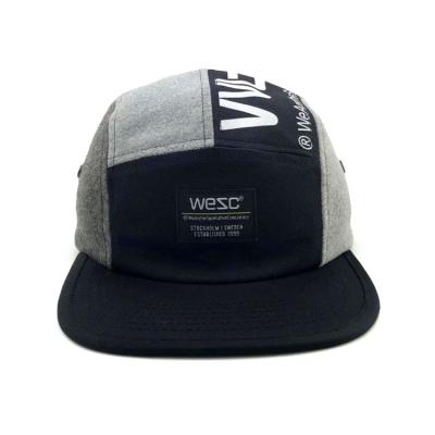 China JOINT Printing Flat Brim 5 Panel Caps With Woven Label for sale