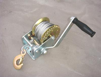 China Small manual BOAT winch 600lbs with wire rope for sale