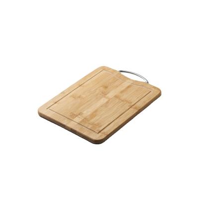 China Sustainable New home bamboo chopping board hanging ring design easy cleaning fruit and vegetable chopping board easy storage chopping board for sale