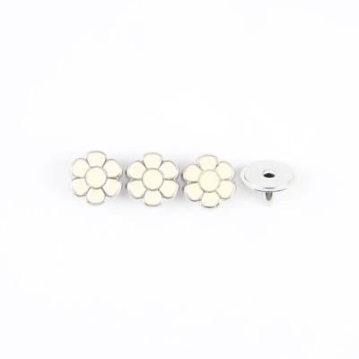 China Flower Nickel Free Popular Shape Fashion Rhinestone Zinc Alloy Rivets for sale