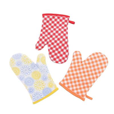 China A2818 Comfortable Cotton and Microwave Oven Gloves Heat Insulation Canvas Baking Gloves for sale