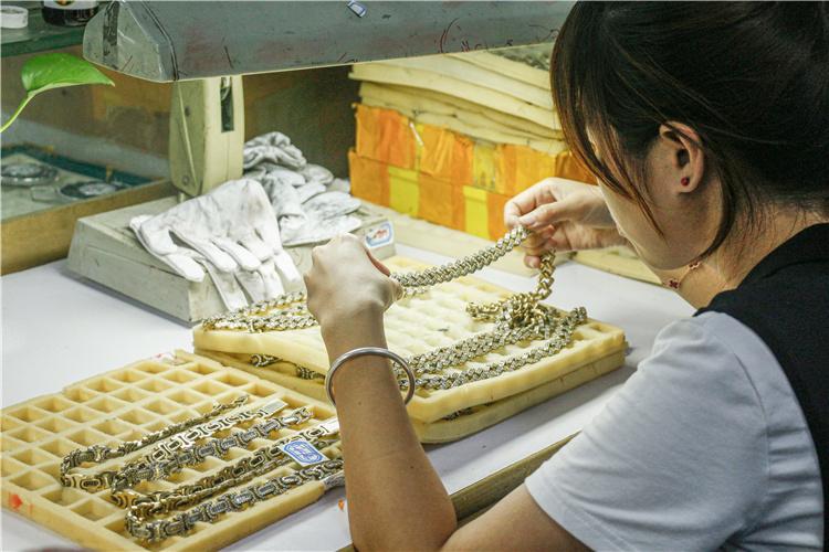 Verified China supplier - Guangzhou Jinweiya Jewelry Co., Ltd.