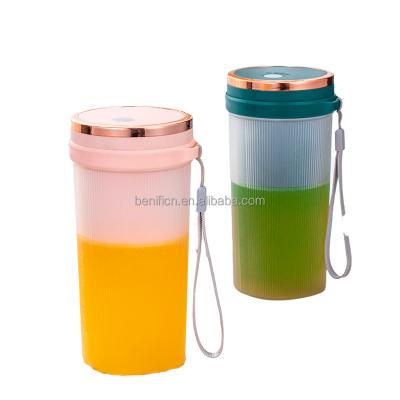 China 300ml Portable Blender Squeezer Bottle Juice Squeezing Vegetable Cup Electric Power USB Charging Automatic Fruit Mixing Squeezer for sale