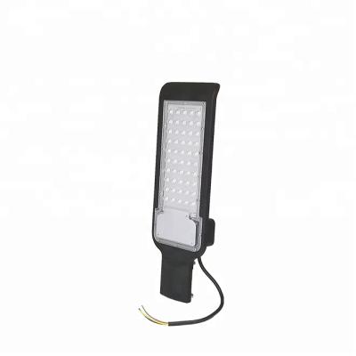 China Garden 30w 50w 100w 150w Ultra Bright Led Street Light AC Parking Light Energy Saving Street Light for sale