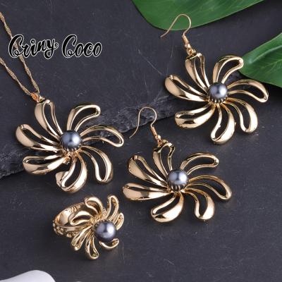 China Hawaiian Cring Cocos Samoan Guam Pearl Flower Necklace 14k Gold New Popular Polynesian Set 3 Pcs Rings Hawaiian Jewelry Wholesale for sale