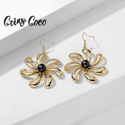 China Cocos Hawaiian Vintage Cring Trendy Enamel Big Dangle Earrings Hawaiian Pearl Flower Drop Earring Black Jewelry For Women Gifts for sale