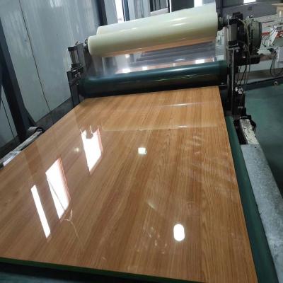 China Factory direct 18mm UV high gloss MDF board moisture proof is used for making furniture for sale