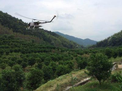 China Pesticide Spraying Helicopter / UAV Agricultural Spraying with 15KG Payload Capacity for sale