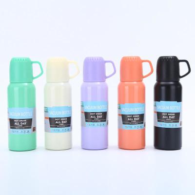 China Vacuümgeïsoleerde waterfles Thermo met beker 648ml / 22oz roestvrij staal Thermisch waterflessen Water Thermo Flask Thermo voor warme en koude dranken Koffie water Te koop