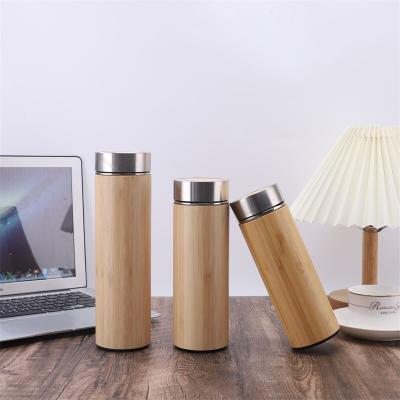 China Termos de bambu premium com infusor de chá para chá solto 12oz - Conjunto de presentes de chá - garrafa de água isolada / tumbler de café gelado - presentes únicos para mulheres, presentes à venda