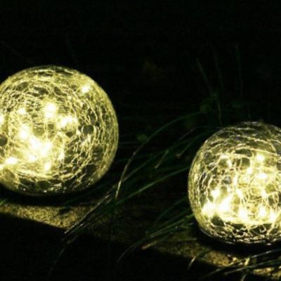 China Garden Jiaxing Hongyue Plant Solar Cracked Ball Light for sale