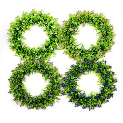 China Realistic Artificial Green Leaves Weave Eucalyptus Garland Boxwood Garland Around Front Door Wall Window Party Outdoor Decor for sale