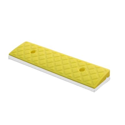 China Hot Selling Road Safety 500*130*30Mm Solid Restriction Ramp for sale