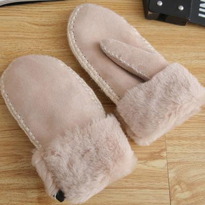 China Breathable and Comfortable Custom Outdoor Leather Warm Thicken Cold Proof Ladies Winter Hand Suede Gloves for sale