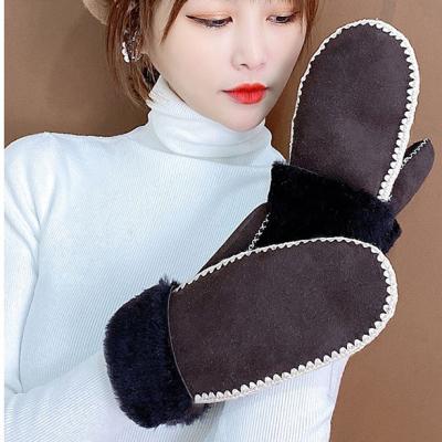 China Women Real Shearling Sheepskin Mitten Comfortable Winter Warm Fur Manufacturer Leather Gloves for sale