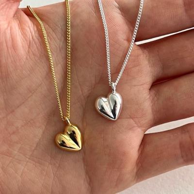 China FASHIONABLE Jewelry Wholesale Fine Gold Plated Heart Necklace Shape 925 Sterling Silver Love Heart Pendant Necklaces For Women for sale