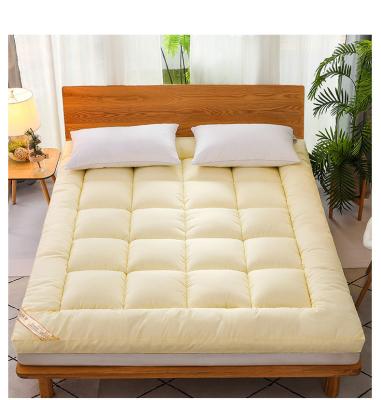 China Factory Bed Mattress Pad Firm Foldable Topper Firm Foldable Retractable Cotton Filled Queen Twin King Soft Mattress Mattress for sale