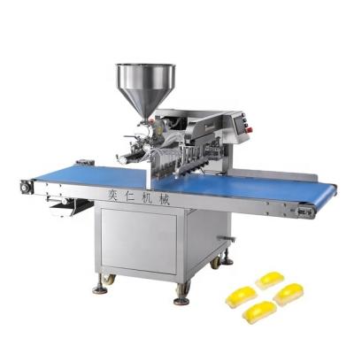 China Snack food factory Bread Cake Cream Butter Spreading Daubing Machine Cake Cream Coating Machine Bread Making Machine for sale