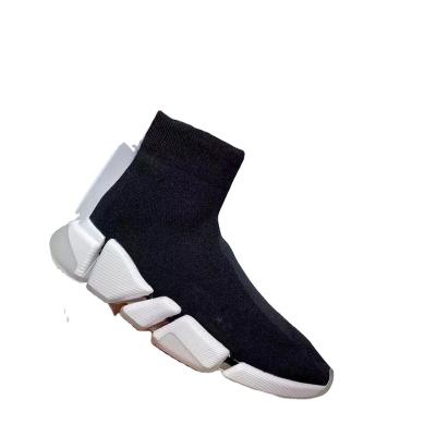 China Cushioning 35-45 Fashion White Black Trend To Bump Boots For Women Men Fashion Women Sports Running Trainer Sock Shoes Mens Athletic Sneakers for sale