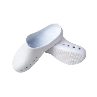 China 2021new Best Selling Clogs Occasional Arrival Multiple Holes Clean Mules Nurse Women Nursing Nursing Clogs Manufacturer for sale