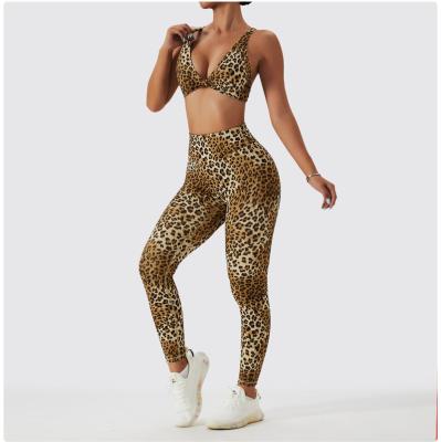 China Fitness Women Yoga Set High Elastic High Print Tops Plus Size Sports Yoga Set Fashion Gym Quick Dry Set for sale