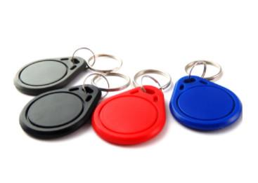 中国 時間の出席およびアクセス管理 システムKeychainのKeyfobの札のための960MHZ IDカードへのUHF RFID Keyfob 860 販売のため