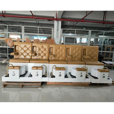 China Foshan Factory Large Pedicure Bench Foot Spa Pedicure Bench Modern Luxury New Long Pedicure Bench With Bowl for sale