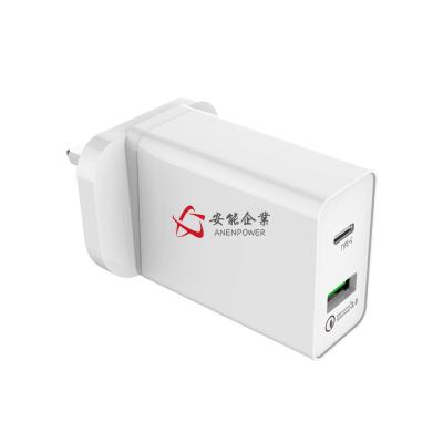 Chine Chargeur de remplissage rapide d'Usb 3,0 de prise BRITANNIQUE, certificat de la CE de 2 de port d'Usb C GS de chargeur à vendre