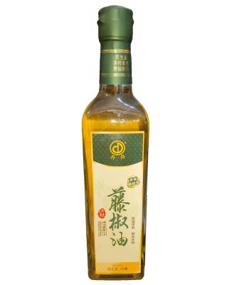 China Health product 330ml green vine pepper oil with long numbing taste, is an essential condiment in Sichuan seasoning for sale