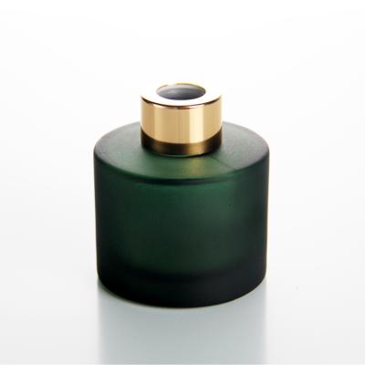 China 200ml Color Dark Green Round Cosmetic Reed Glass Diffuser Bottle For Perfume for sale